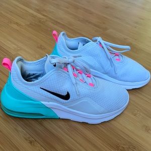 Women’s Nike sz 8